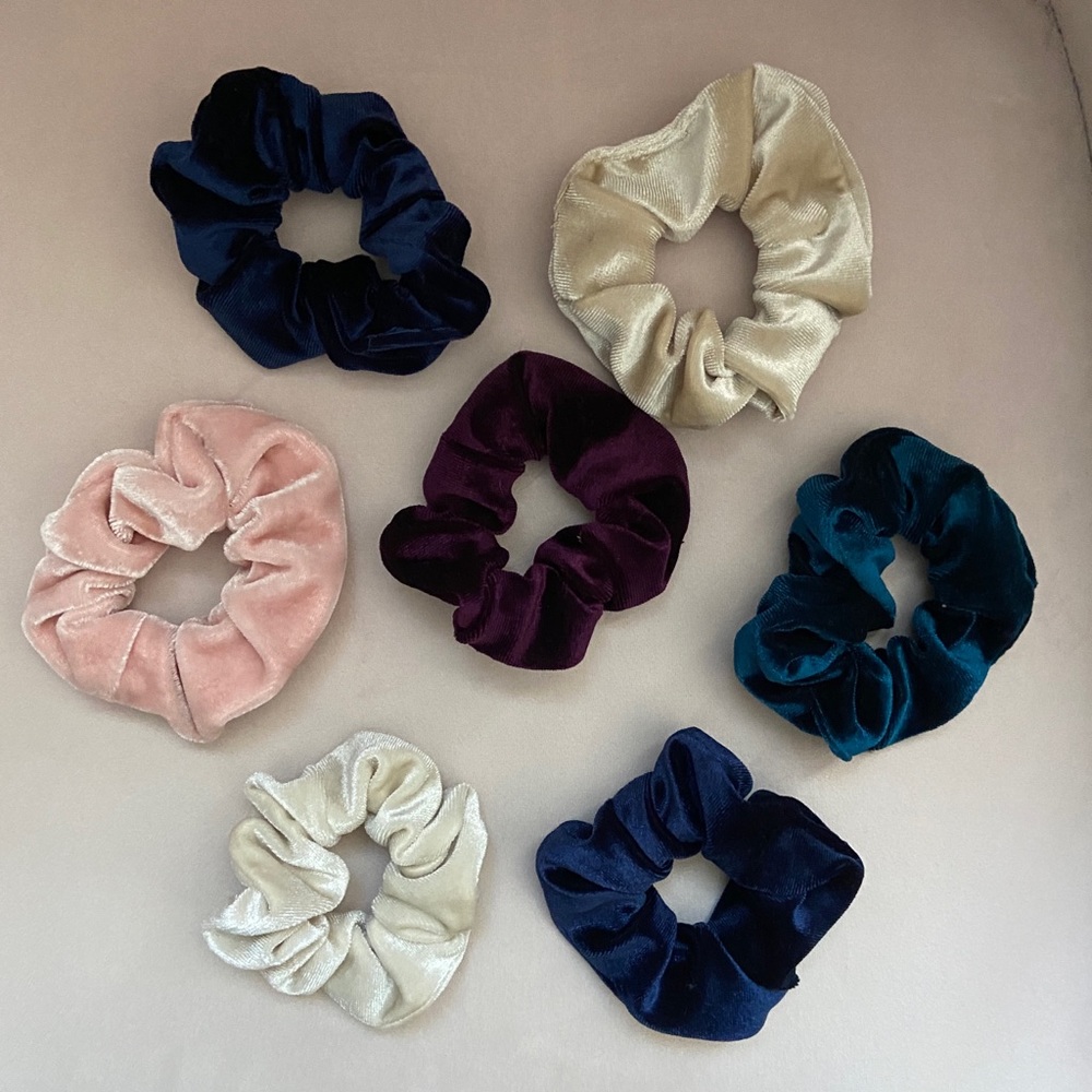 set of 7 velvet scrunchie hair ties